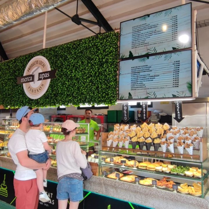 Pantallas LCD Interior Mercatapas Mahón